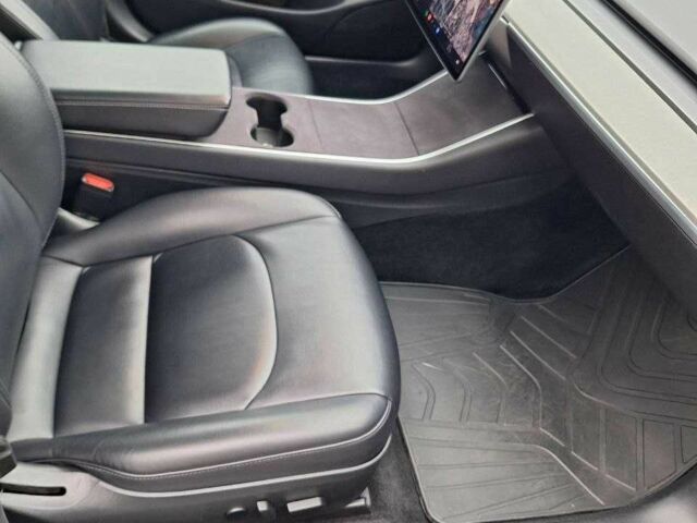 Синий Тесла Модель 3, объемом двигателя 0 л и пробегом 237 тыс. км за 16000 $, фото 11 на Automoto.ua