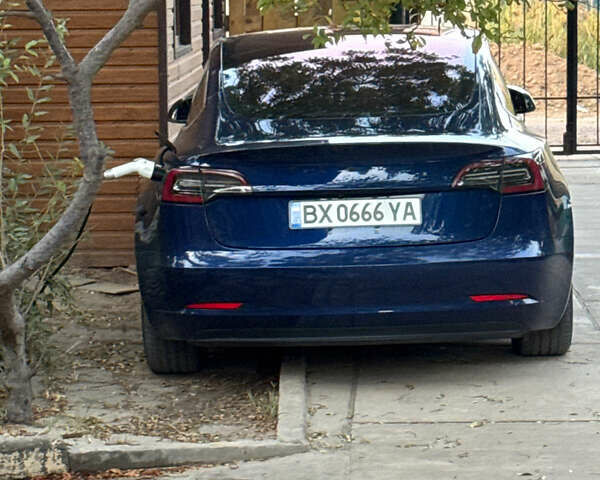 Синий Тесла Модель 3, объемом двигателя 0 л и пробегом 125 тыс. км за 16500 $, фото 3 на Automoto.ua