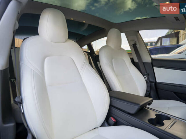 Синий Тесла Модель 3, объемом двигателя 0 л и пробегом 42 тыс. км за 18200 $, фото 20 на Automoto.ua