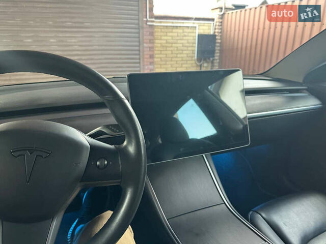 Синий Тесла Модель 3, объемом двигателя 0 л и пробегом 122 тыс. км за 18000 $, фото 23 на Automoto.ua