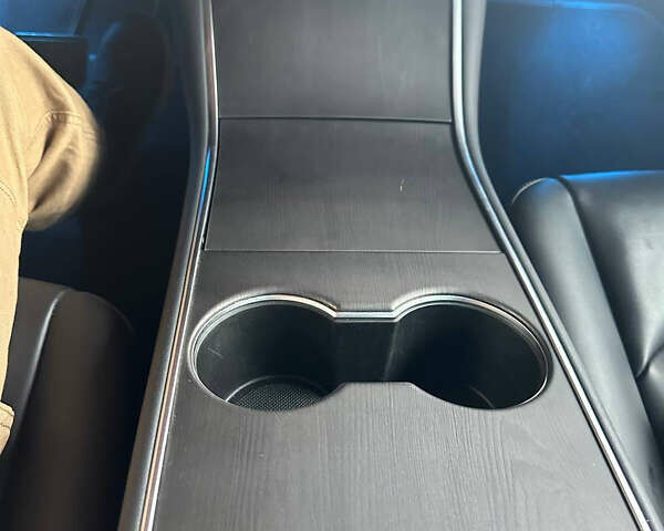 Синий Тесла Модель 3, объемом двигателя 0 л и пробегом 122 тыс. км за 18000 $, фото 25 на Automoto.ua