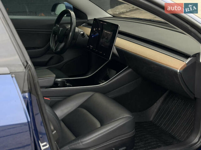 Синий Тесла Модель 3, объемом двигателя 0 л и пробегом 128 тыс. км за 15500 $, фото 21 на Automoto.ua