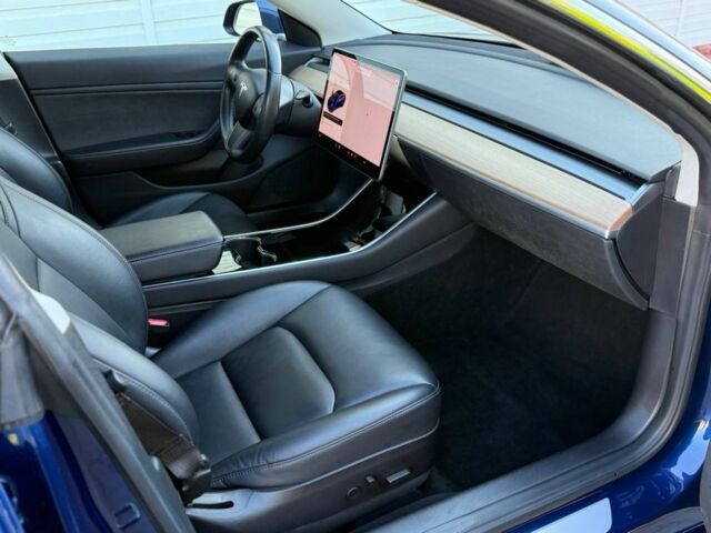 Синий Тесла Модель 3, объемом двигателя 0 л и пробегом 104 тыс. км за 16550 $, фото 12 на Automoto.ua