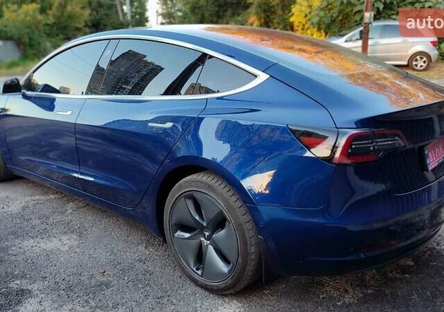 Тесла Модель 3 2018 у Києві на Automoto.ua Синій Тесла Модель 3, об'ємом двигуна 0 л та пробігом 159 тис. км за 16800 $, фото 9 на Automoto.ua
