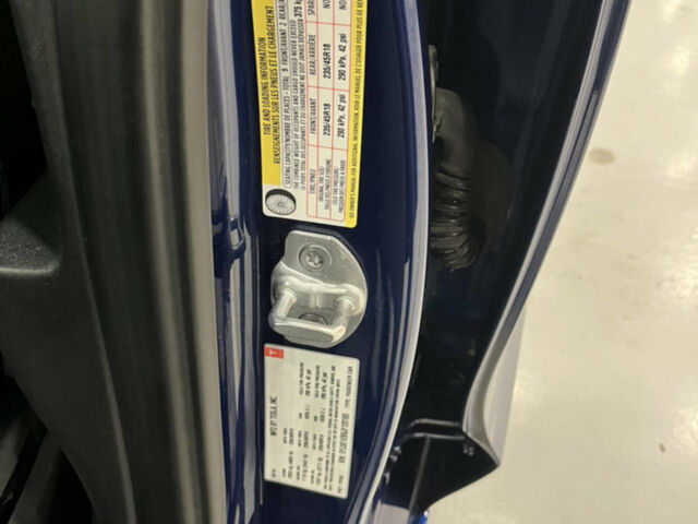 Синий Тесла Модель 3, объемом двигателя 0 л и пробегом 48 тыс. км за 31000 $, фото 29 на Automoto.ua