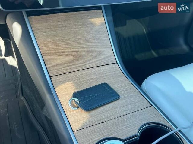 Синій Тесла Модель 3, об'ємом двигуна 0 л та пробігом 198 тис. км за 16690 $, фото 16 на Automoto.ua
