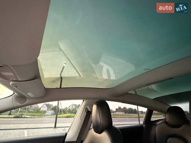 Синій Тесла Модель 3, об'ємом двигуна 0 л та пробігом 125 тис. км за 17500 $, фото 11 на Automoto.ua