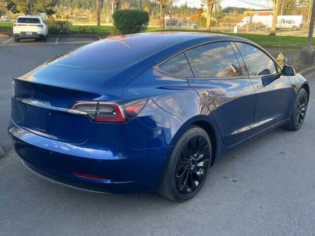 Синій Тесла Модель 3, об'ємом двигуна 0 л та пробігом 32 тис. км за 7500 $, фото 5 на Automoto.ua