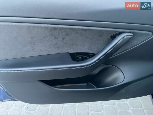 Синий Тесла Модель 3, объемом двигателя 0 л и пробегом 111 тыс. км за 17500 $, фото 20 на Automoto.ua