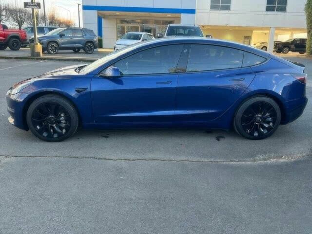 Синій Тесла Модель 3, об'ємом двигуна 0 л та пробігом 32 тис. км за 7500 $, фото 3 на Automoto.ua