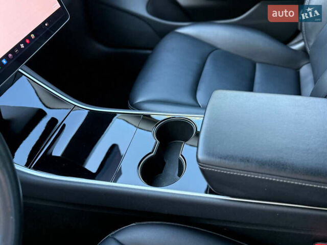 Синій Тесла Модель 3, об'ємом двигуна 0 л та пробігом 104 тис. км за 17990 $, фото 35 на Automoto.ua