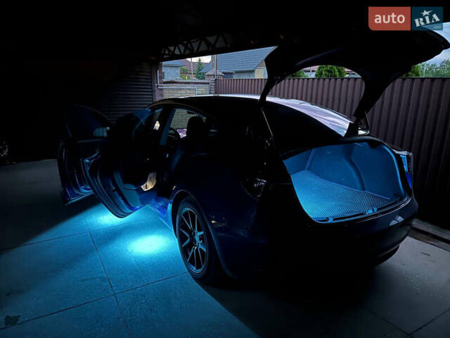Синий Тесла Модель 3, объемом двигателя 0 л и пробегом 122 тыс. км за 18000 $, фото 3 на Automoto.ua