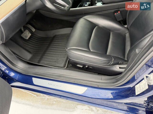 Синий Тесла Модель 3, объемом двигателя 0 л и пробегом 119 тыс. км за 15900 $, фото 27 на Automoto.ua