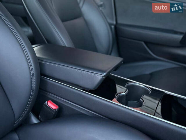 Синій Тесла Модель 3, об'ємом двигуна 0 л та пробігом 104 тис. км за 17990 $, фото 103 на Automoto.ua