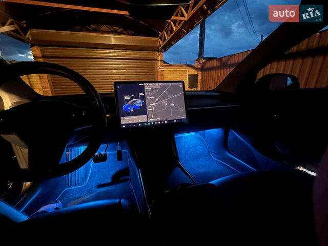 Синий Тесла Модель 3, объемом двигателя 0 л и пробегом 122 тыс. км за 18000 $, фото 4 на Automoto.ua