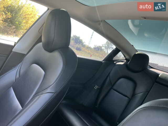 Синій Тесла Модель 3, об'ємом двигуна 0 л та пробігом 122 тис. км за 17000 $, фото 14 на Automoto.ua