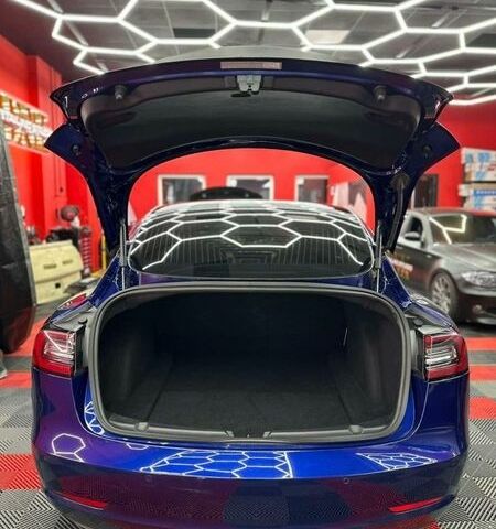 Синій Тесла Модель 3, об'ємом двигуна 0 л та пробігом 135 тис. км за 18500 $, фото 5 на Automoto.ua