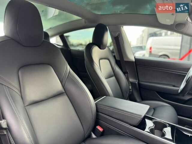 Синий Тесла Модель 3, объемом двигателя 0 л и пробегом 103 тыс. км за 15900 $, фото 56 на Automoto.ua