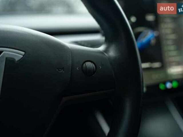 Синий Тесла Модель 3, объемом двигателя 0 л и пробегом 79 тыс. км за 18900 $, фото 20 на Automoto.ua