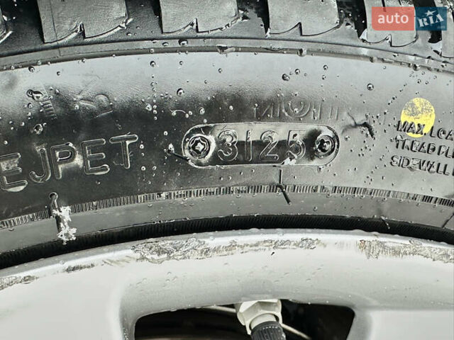 Синий Тесла Модель 3, объемом двигателя 0 л и пробегом 145 тыс. км за 14500 $, фото 21 на Automoto.ua