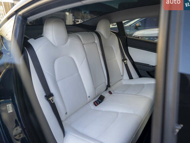 Синий Тесла Модель 3, объемом двигателя 0 л и пробегом 42 тыс. км за 18200 $, фото 18 на Automoto.ua