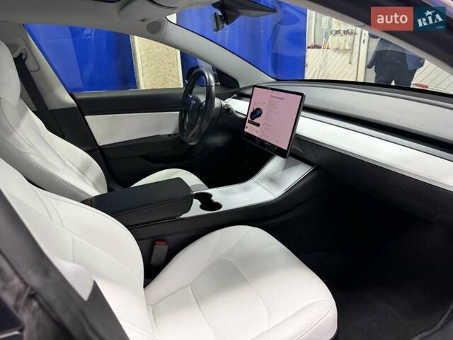 Синий Тесла Модель 3, объемом двигателя 0 л и пробегом 65 тыс. км за 20700 $, фото 7 на Automoto.ua