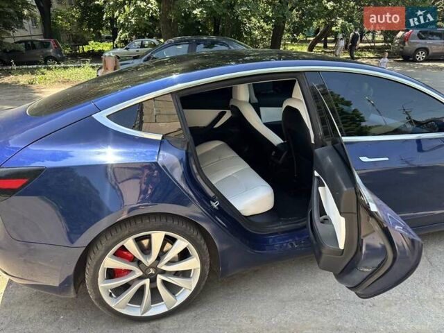 Синий Тесла Модель 3, объемом двигателя 0 л и пробегом 125 тыс. км за 16500 $, фото 3 на Automoto.ua