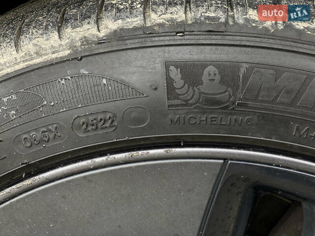 Синий Тесла Модель 3, объемом двигателя 0 л и пробегом 202 тыс. км за 16500 $, фото 49 на Automoto.ua