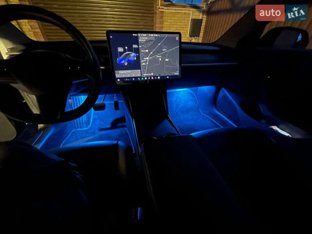 Синий Тесла Модель 3, объемом двигателя 0 л и пробегом 122 тыс. км за 18000 $, фото 5 на Automoto.ua