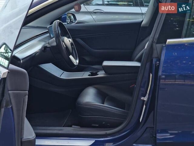 Синий Тесла Модель 3, объемом двигателя 0 л и пробегом 98 тыс. км за 18990 $, фото 44 на Automoto.ua