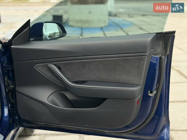 Синий Тесла Модель 3, объемом двигателя 0 л и пробегом 128 тыс. км за 15500 $, фото 22 на Automoto.ua