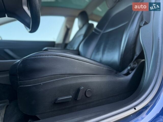 Синій Тесла Модель 3, об'ємом двигуна 0 л та пробігом 180 тис. км за 16999 $, фото 11 на Automoto.ua