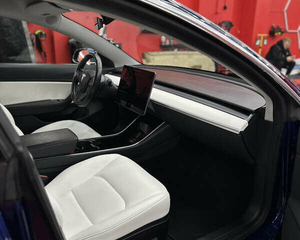 Синий Тесла Модель 3, объемом двигателя 0 л и пробегом 135 тыс. км за 12000 $, фото 6 на Automoto.ua