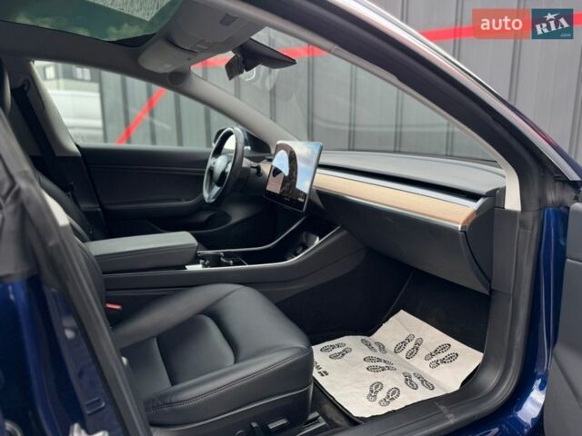 Синий Тесла Модель 3, объемом двигателя 0 л и пробегом 103 тыс. км за 15900 $, фото 52 на Automoto.ua