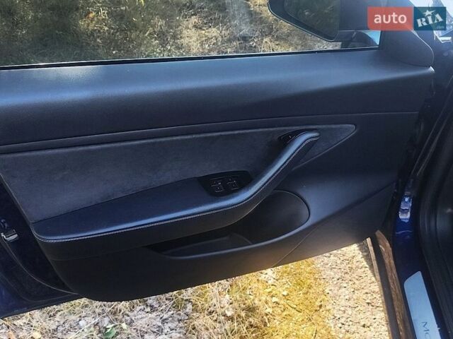 Синій Тесла Модель 3, об'ємом двигуна 0 л та пробігом 235 тис. км за 15500 $, фото 17 на Automoto.ua