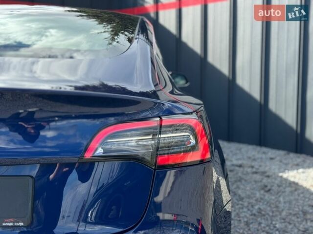 Синий Тесла Модель 3, объемом двигателя 0 л и пробегом 103 тыс. км за 15900 $, фото 20 на Automoto.ua