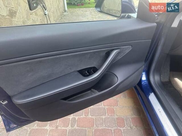 Синий Тесла Модель 3, объемом двигателя 0 л и пробегом 69 тыс. км за 19320 $, фото 8 на Automoto.ua