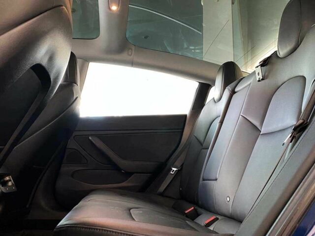 Синий Тесла Модель 3, объемом двигателя 0 л и пробегом 48 тыс. км за 18900 $, фото 12 на Automoto.ua