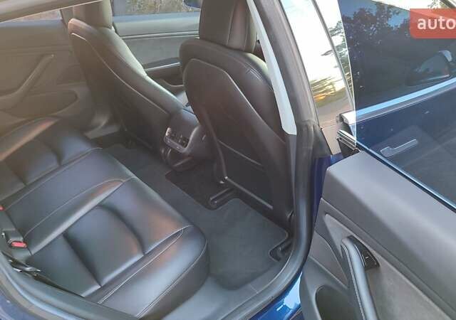 Тесла Модель 3 2018 у Києві на Automoto.ua Синій Тесла Модель 3, об'ємом двигуна 0 л та пробігом 159 тис. км за 16800 $, фото 18 на Automoto.ua