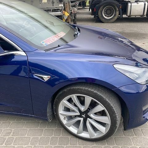 Синий Тесла Модель 3, объемом двигателя 0 л и пробегом 143 тыс. км за 15300 $, фото 13 на Automoto.ua