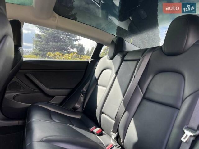 Тесла Модель 3 2019 у Львові на Automoto.ua Синій Тесла Модель 3, об'ємом двигуна 0 л та пробігом 130 тис. км за 16700 $, фото 19 на Automoto.ua