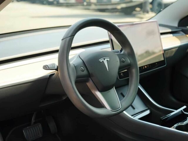 Синий Тесла Модель 3, объемом двигателя 0 л и пробегом 30 тыс. км за 7993 $, фото 6 на Automoto.ua