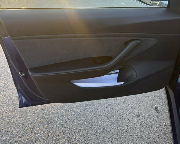 Синий Тесла Модель 3, объемом двигателя 0 л и пробегом 122 тыс. км за 16500 $, фото 15 на Automoto.ua