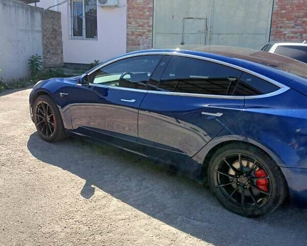Синий Тесла Модель 3, объемом двигателя 0 л и пробегом 105 тыс. км за 19900 $, фото 4 на Automoto.ua