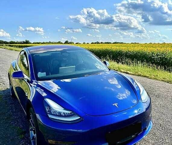 Синий Тесла Модель 3, объемом двигателя 0 л и пробегом 64 тыс. км за 14000 $, фото 2 на Automoto.ua