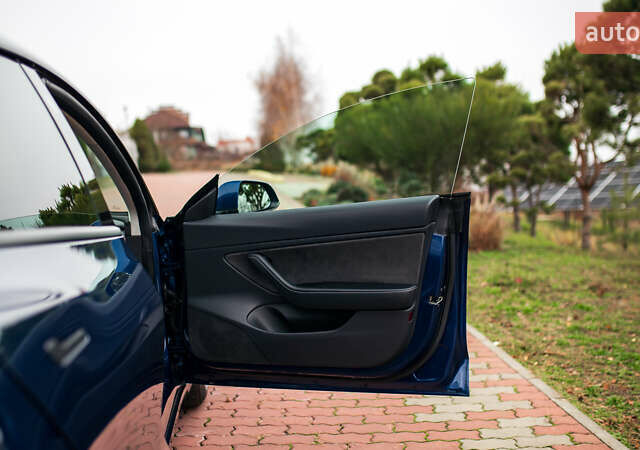 Синій Тесла Модель 3, об'ємом двигуна 0 л та пробігом 77 тис. км за 19999 $, фото 39 на Automoto.ua