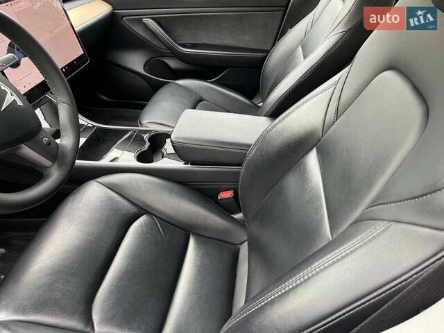 Синий Тесла Модель 3, объемом двигателя 0 л и пробегом 72 тыс. км за 15100 $, фото 15 на Automoto.ua