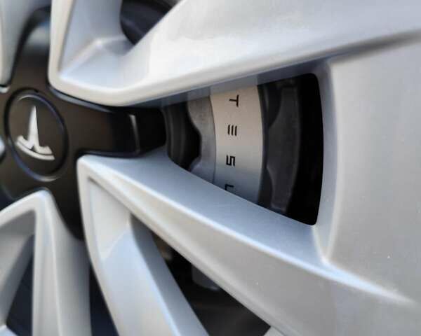 Синій Тесла Модель 3, об'ємом двигуна 0 л та пробігом 180 тис. км за 17400 $, фото 16 на Automoto.ua