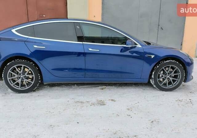 Синий Тесла Модель 3, объемом двигателя 0 л и пробегом 163 тыс. км за 14300 $, фото 2 на Automoto.ua