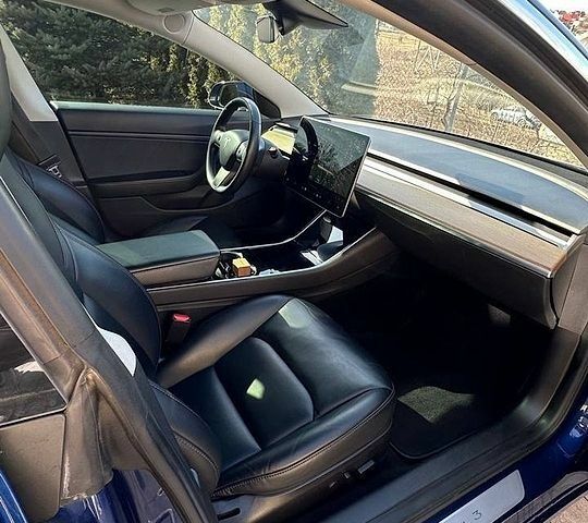 Синий Тесла Модель 3, объемом двигателя 0 л и пробегом 102 тыс. км за 15200 $, фото 5 на Automoto.ua